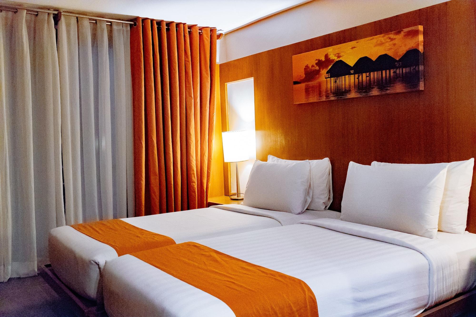 Crown Regency Beach Resort Manoc-Manoc Exterior foto