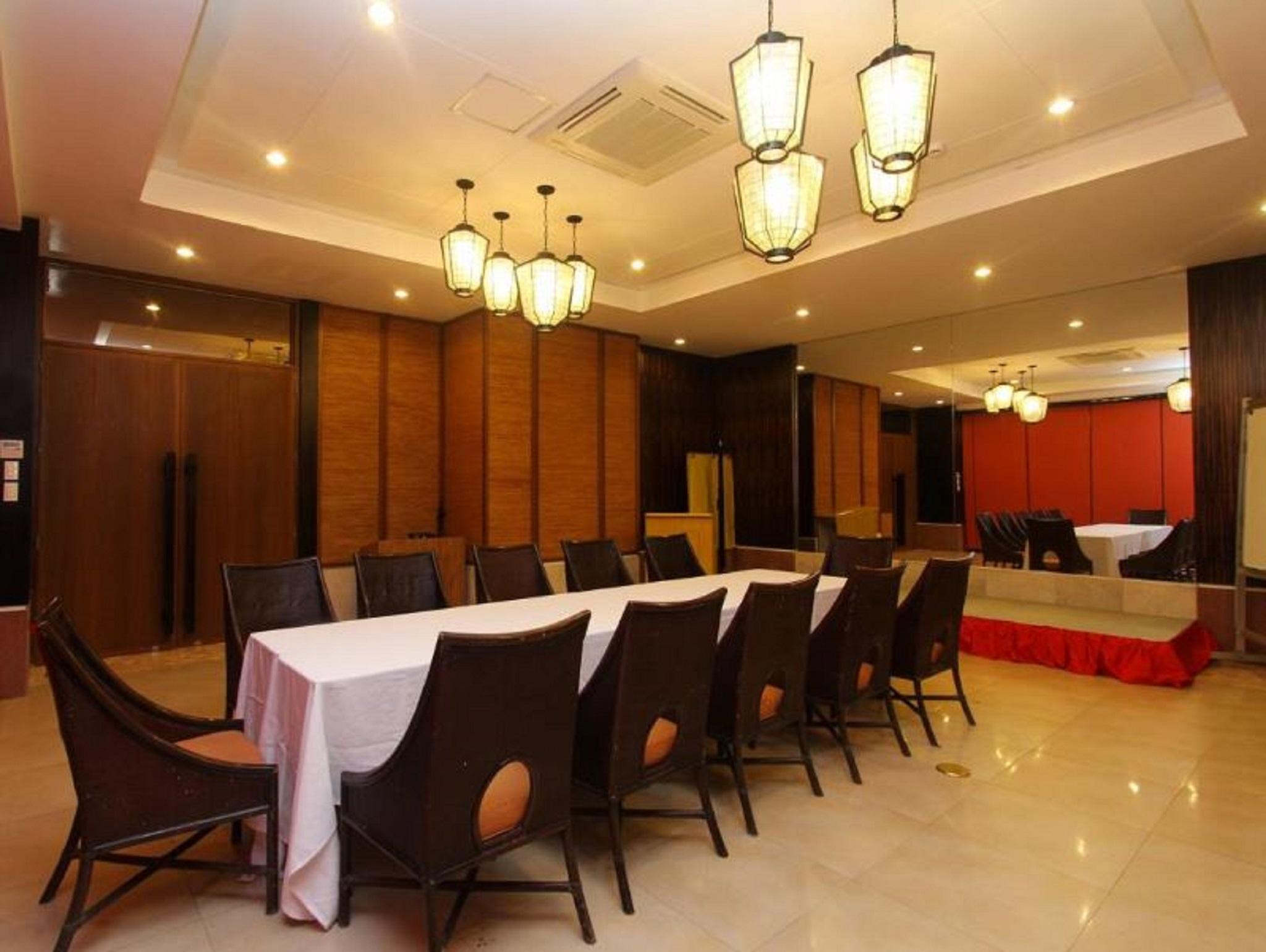 Crown Regency Beach Resort Manoc-Manoc Exterior foto
