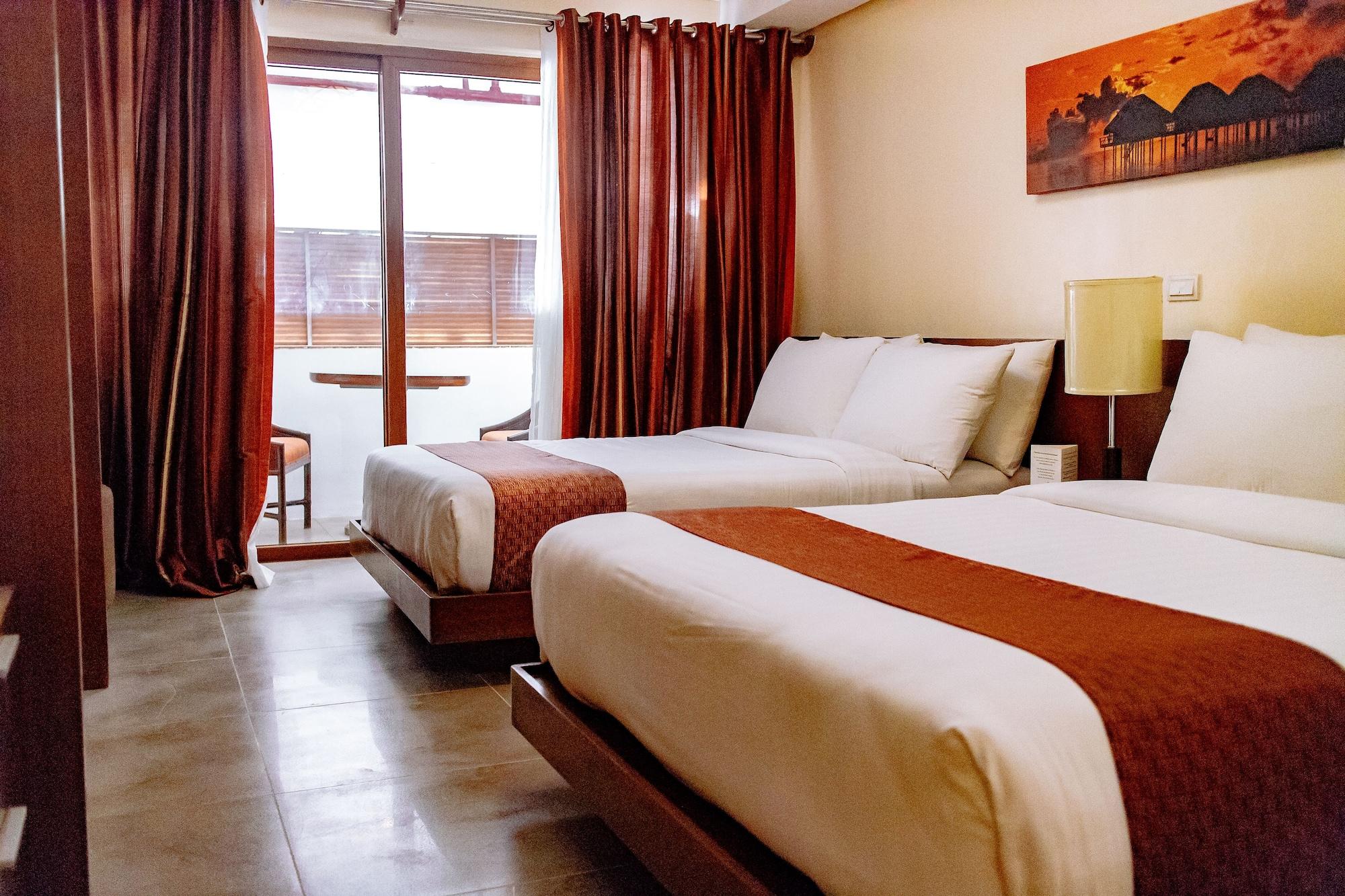 Crown Regency Beach Resort Manoc-Manoc Exterior foto