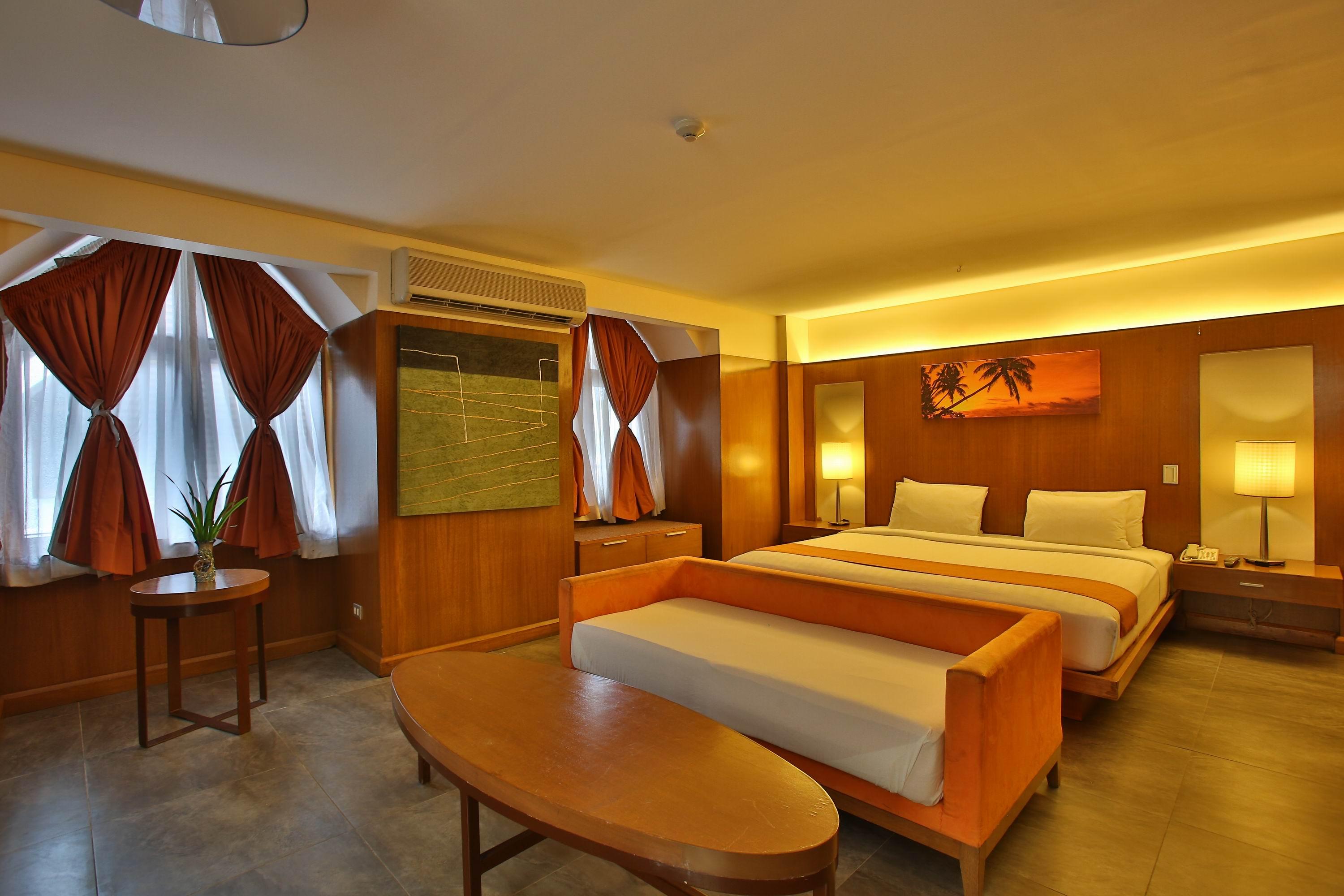 Crown Regency Beach Resort Manoc-Manoc Exterior foto