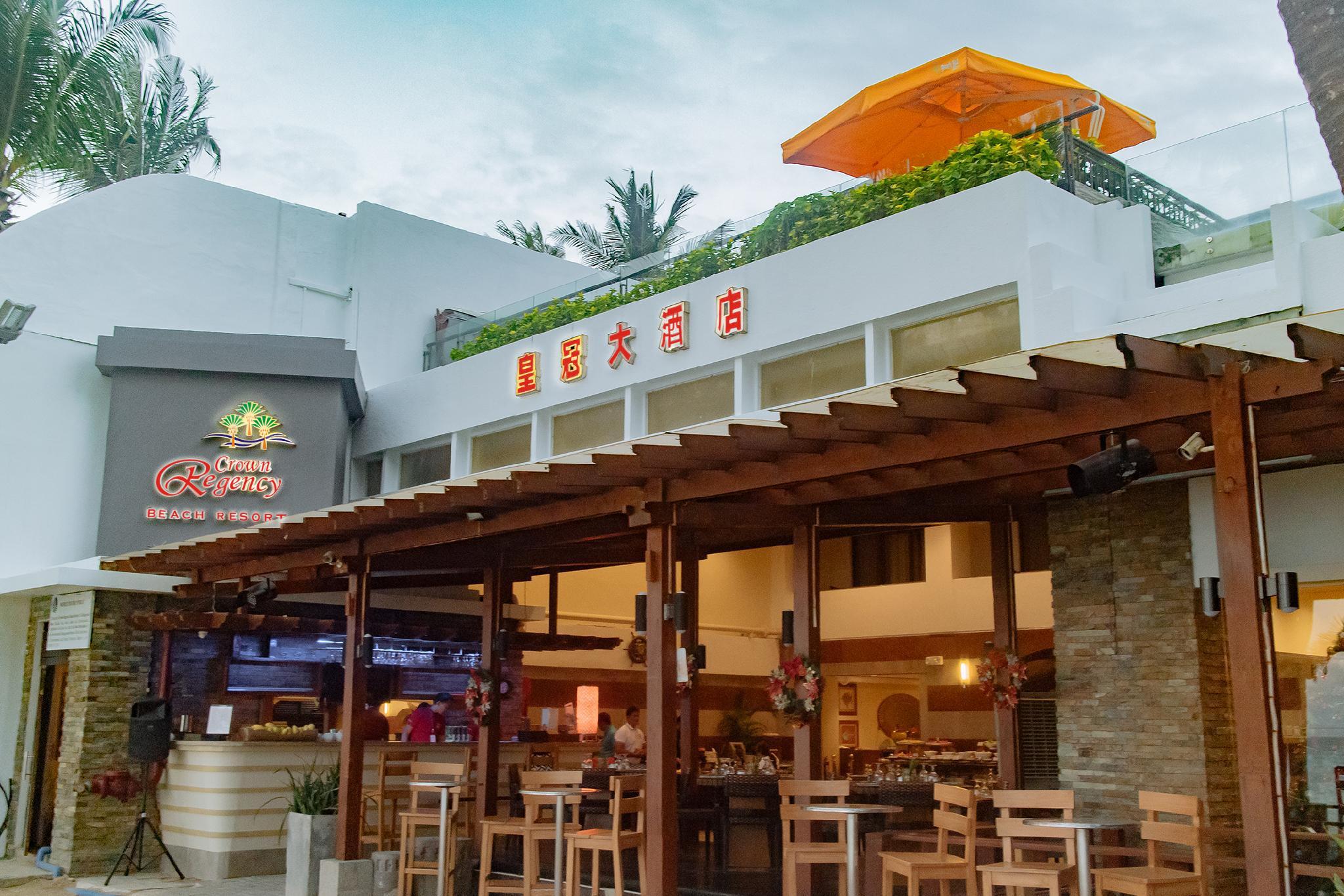 Crown Regency Beach Resort Manoc-Manoc Exterior foto