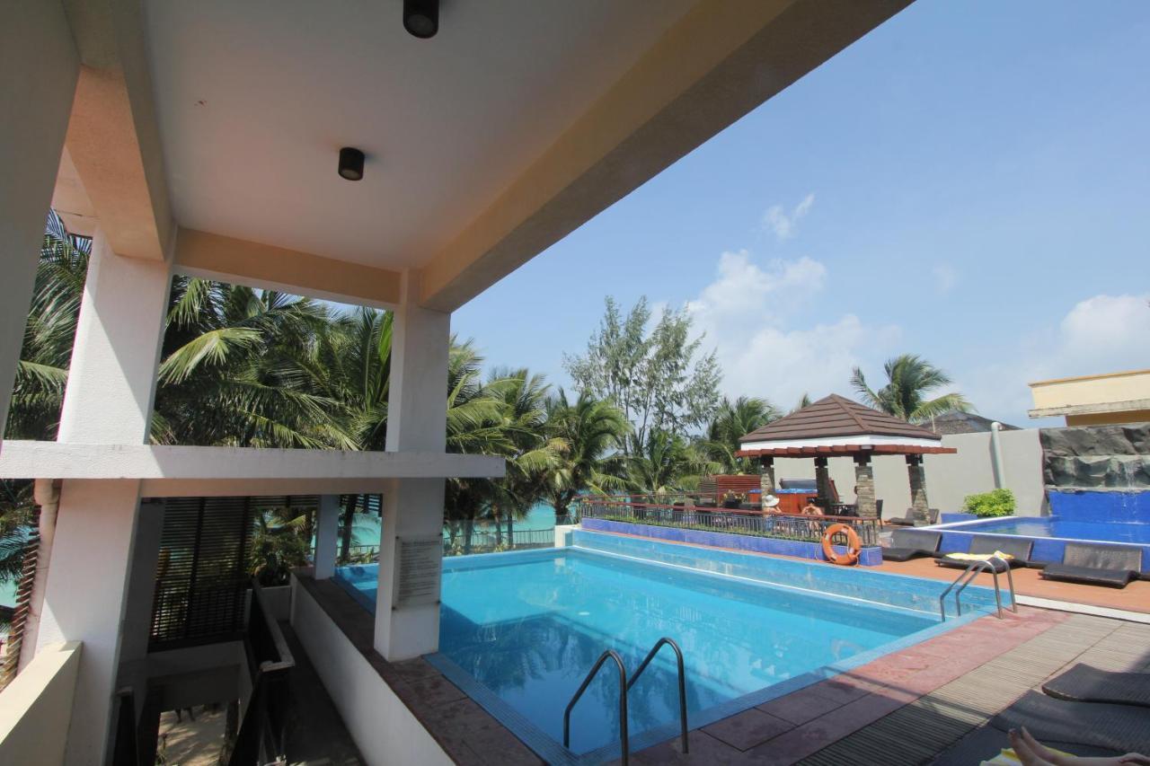 Crown Regency Beach Resort Manoc-Manoc Exterior foto