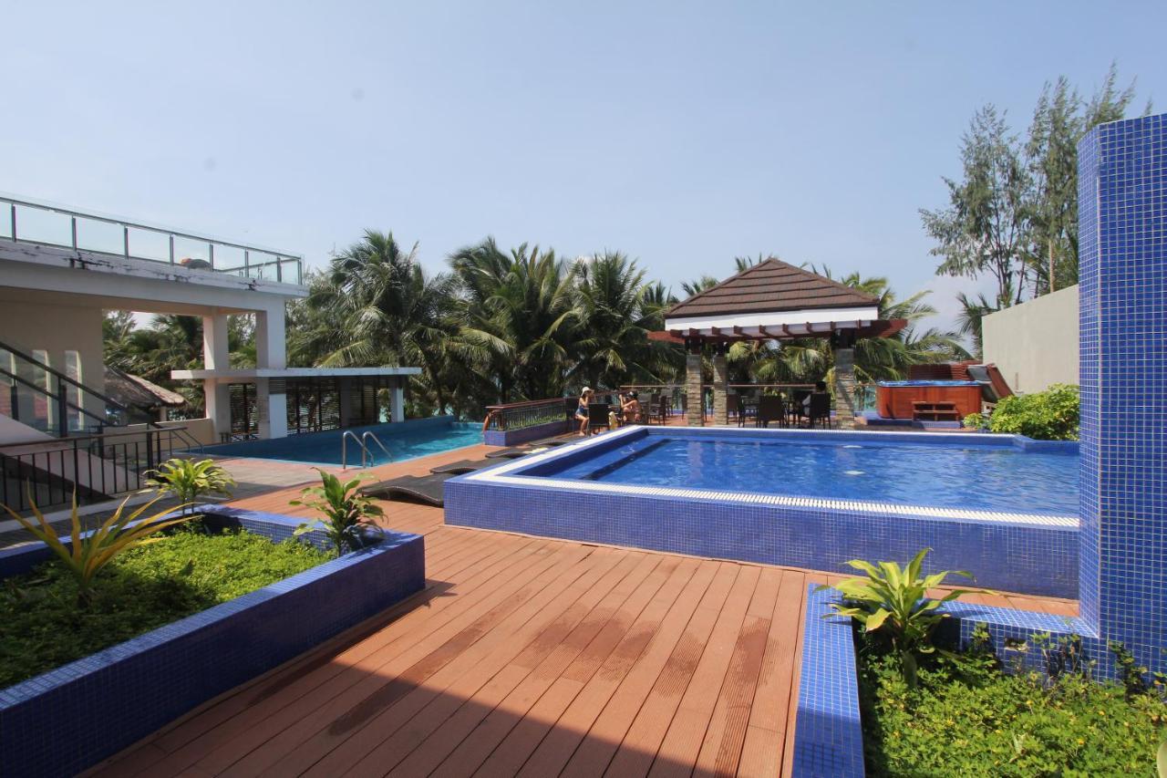 Crown Regency Beach Resort Manoc-Manoc Exterior foto